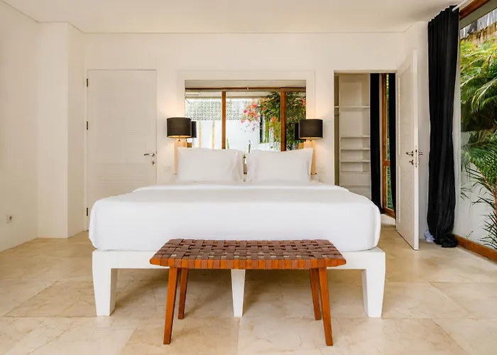 Luxury 9br Pool River Villa