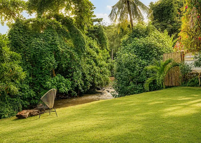 Luxury 9br Pool River Villa Canggu (Bali)